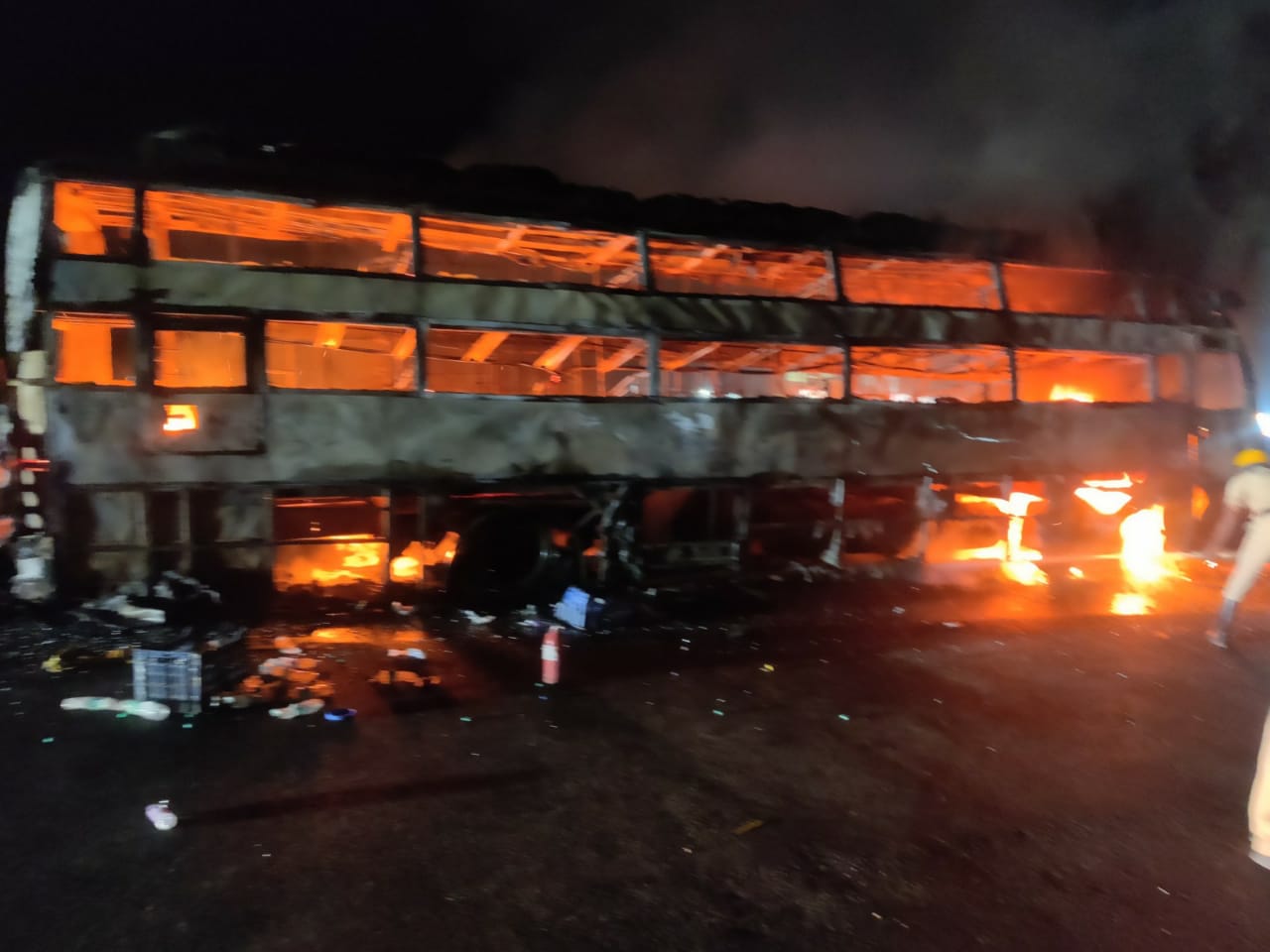 passengers-who-caught-fire-in-a-private-bus-just-escaped