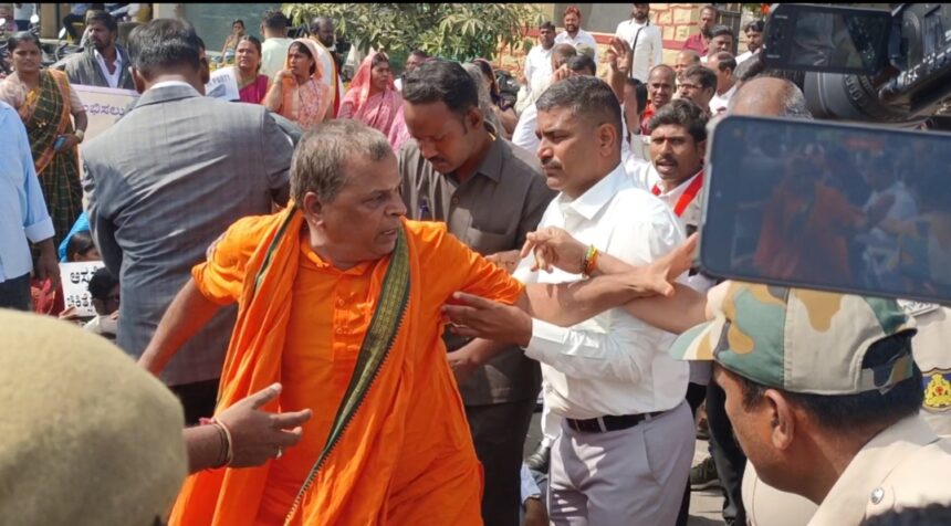 PPP ಹೋರಾಟ ಕಾವಿ,, ಖಾಕಿ ಜಟಾ – ಪಟಿ PPP ಹೋರಾಟ ಕಾವಿ,, ಖಾಕಿ ಜಟಾ – ಪಟಿ